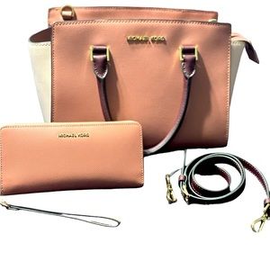 Michael Kors Saffiano Leather Crossbody w/Matchjng wallet